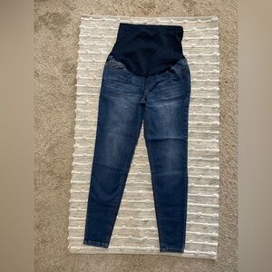 Maternity skinny jean size small (4-6)